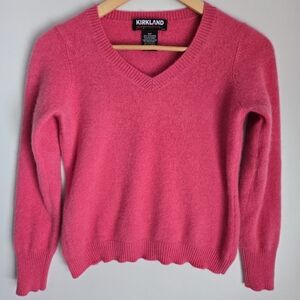 KIRKLAND SGNATURE V-Neck Cashmere Sweater in Vibrant Pink
